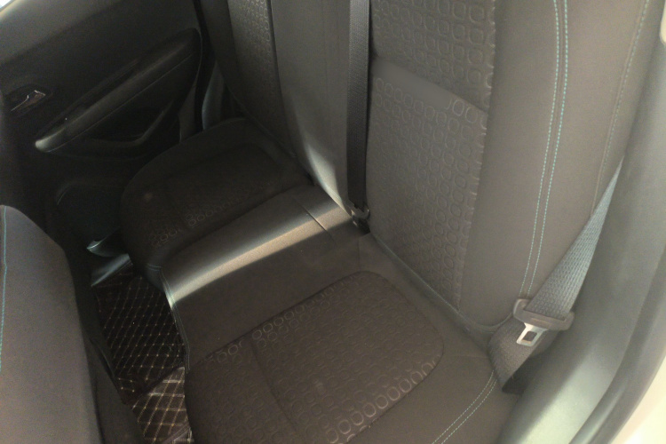 雪佛兰 创酷 2014款 1.4T 自动两驱舒适型中控内饰21