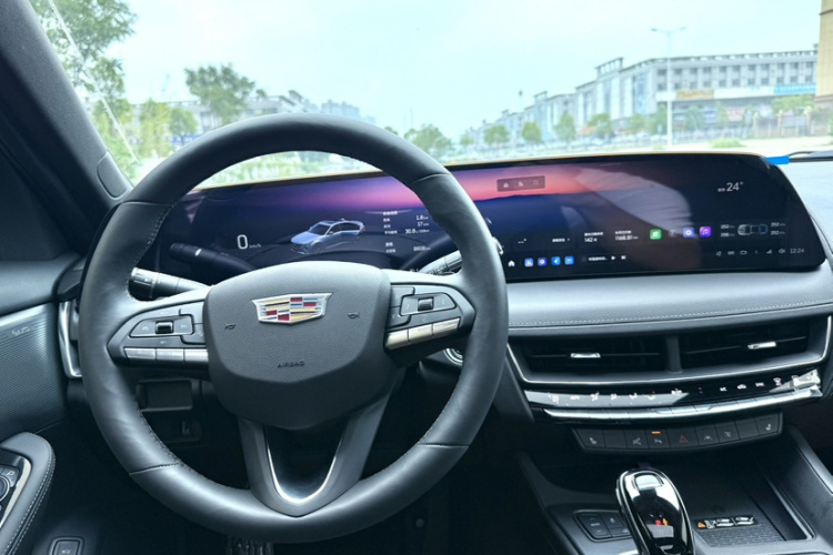 凯迪拉克CT5 2025款 28T 城市运动版中控内饰7012