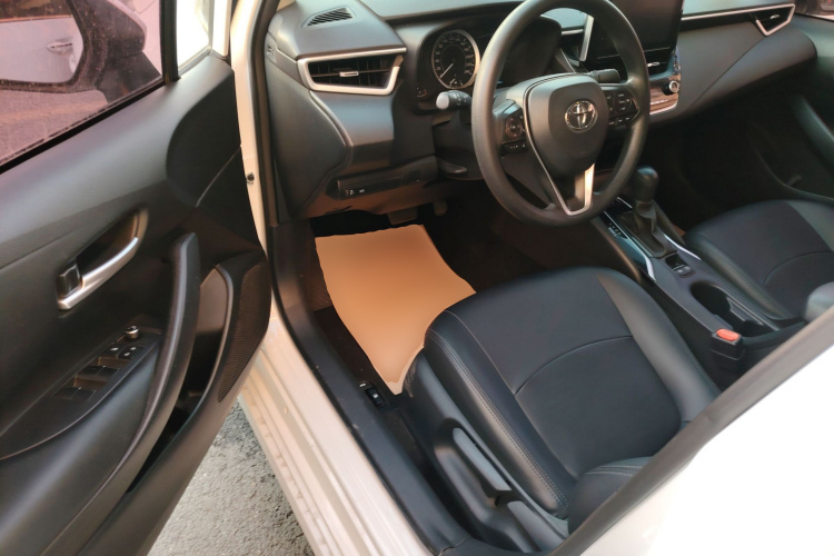 丰田 卡罗拉 2019款 1.2T S-CVT GL-i精英版中控内饰7003