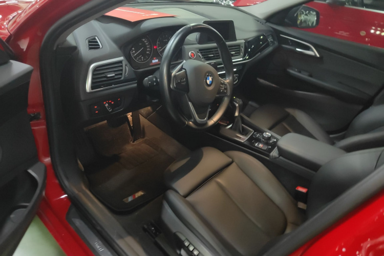 宝马1系 2017款 118i 运动型中控内饰20