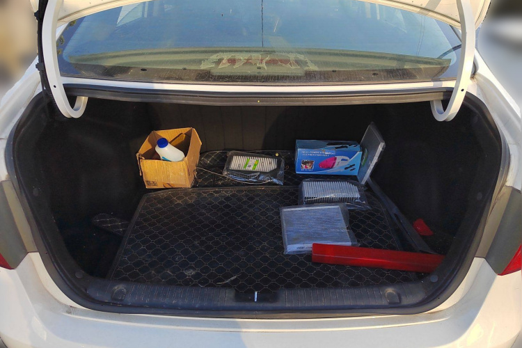 起亚K2 2012款 三厢 1.4L MT GLS纪念版局部细节23