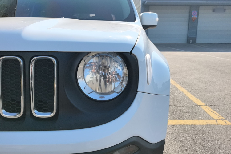 Jeep 自由侠 2018款 互联大屏版 180T 自动动能版+局部细节36