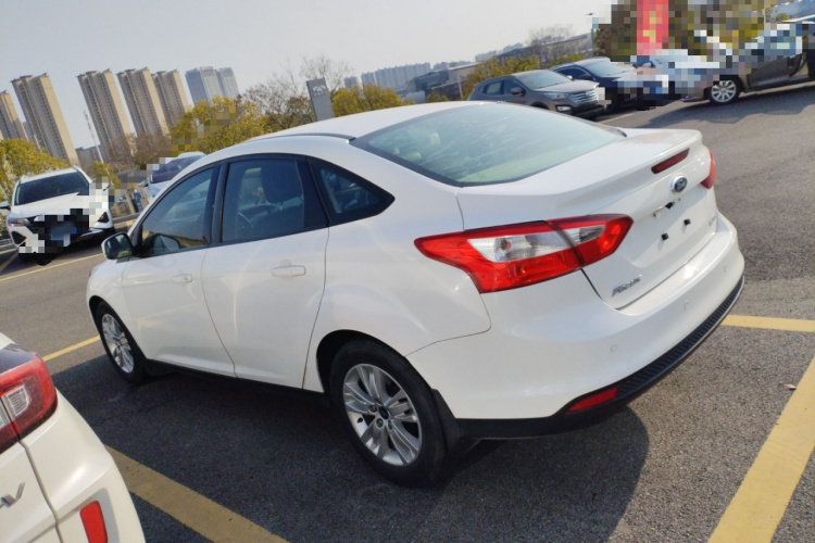 福特 福克斯 2012款 三厢 1.6L 自动舒适型车身外观6003