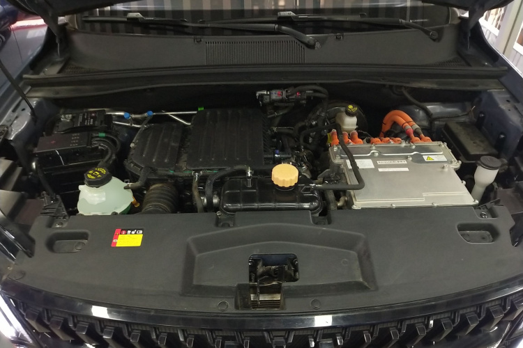 五菱汽车 五菱星辰 2022款 2.0L DHT电速款机舱底盘24