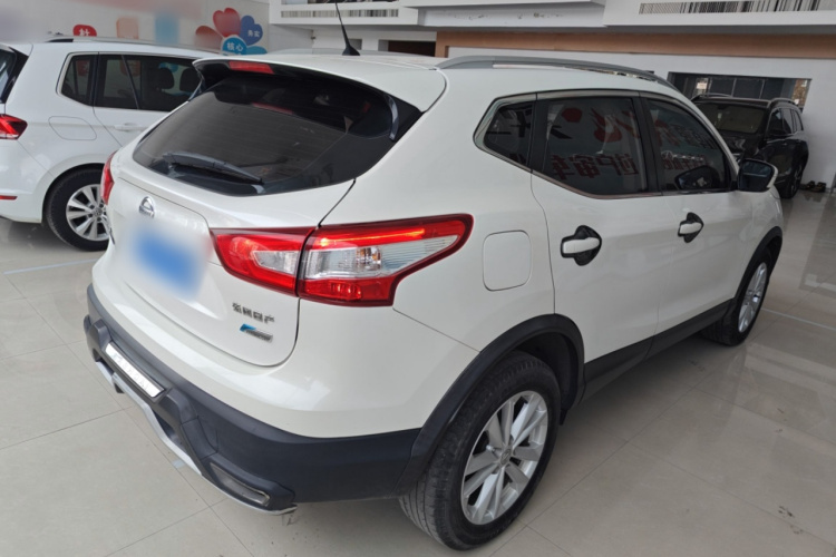 日产 逍客 2016款 2.0L CVT精英版车身外观7