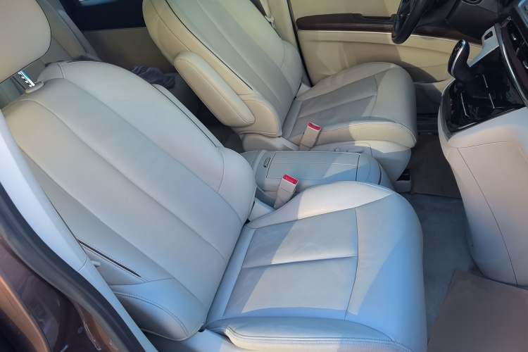 别克GL8 2021款 陆上公务舱 652T 尊贵型局部细节41