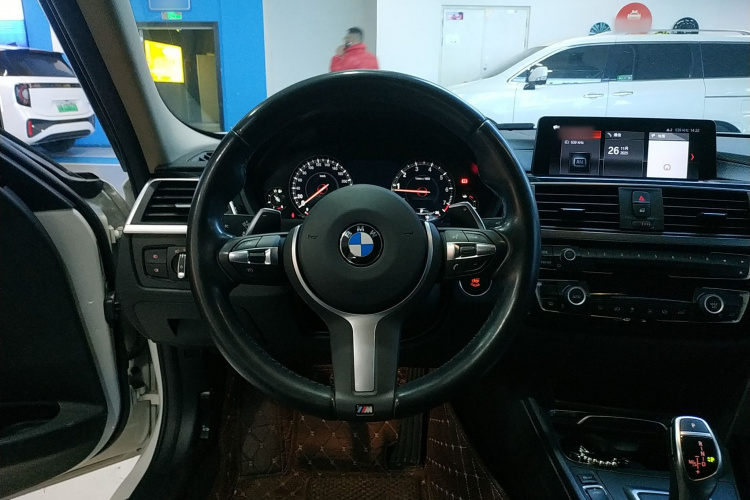 宝马3系 2019款 320Li M运动套装中控内饰13