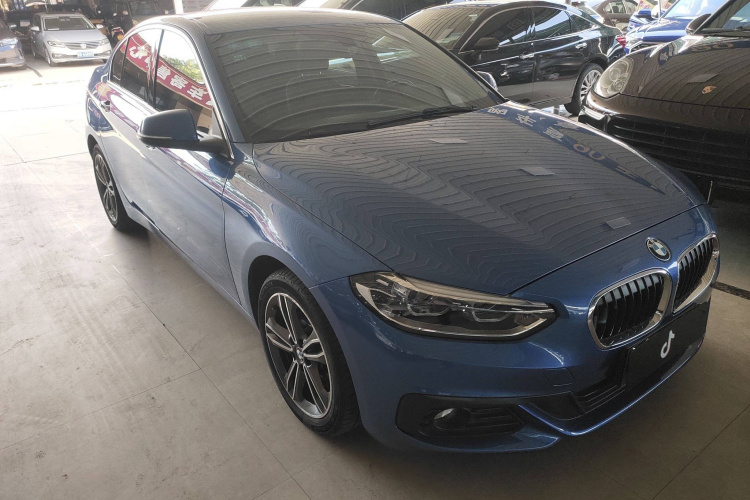 宝马1系 2019款 118i 时尚型车身外观3