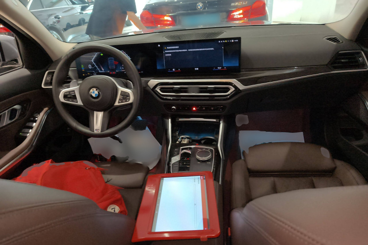 宝马3系 2023款 325Li M运动套装中控内饰12