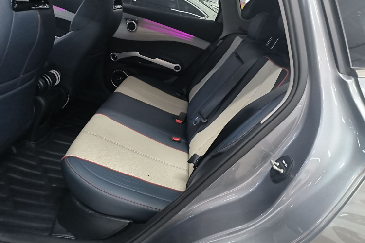 比亚迪 元PLUS 2022款 430KM 尊贵型中控内饰21