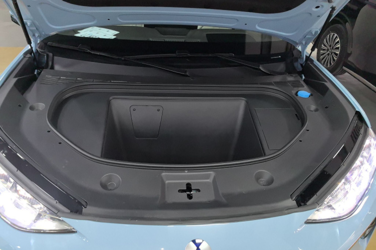 腾势N7 2024款 630 四驱智驾Ultra版机舱底盘24