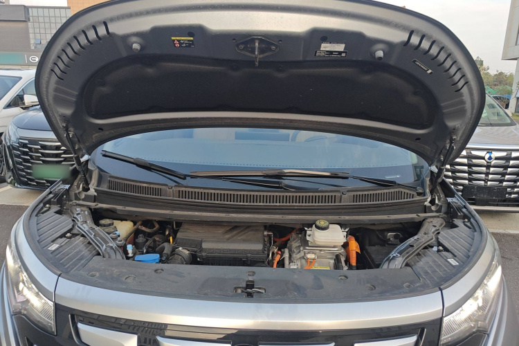 腾势D9 2022款 DM-i 945 豪华型机舱底盘24