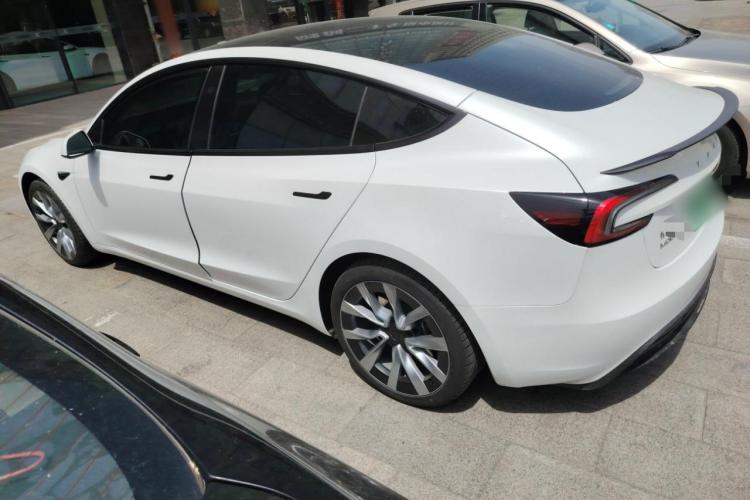 特斯拉 Model 3 2023款 长续航全轮驱动版车身外观6003