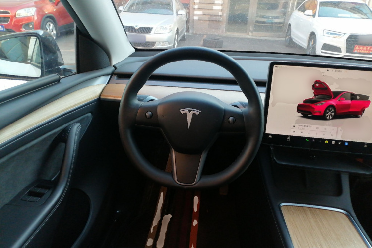 特斯拉 Model Y 2022款 后轮驱动版中控内饰13