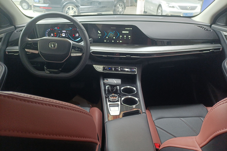 长安 逸动 2023款 畅享版 PLUS 蓝鲸NE 1.4T GDI DCT尊贵版中控内饰7002