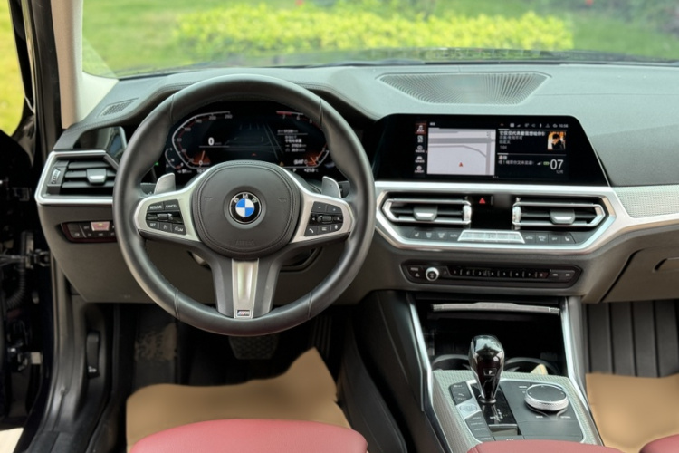 宝马3系 2022款 325Li M运动曜夜套装中控内饰7002