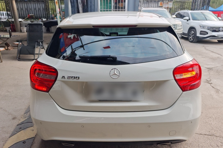 奔驰A级(进口) 2015款 A 200 时尚型车身外观6004