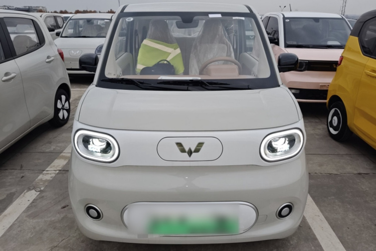 五菱汽车 宏光MINIEV 2024款 第三代 215km 青春版车身外观2