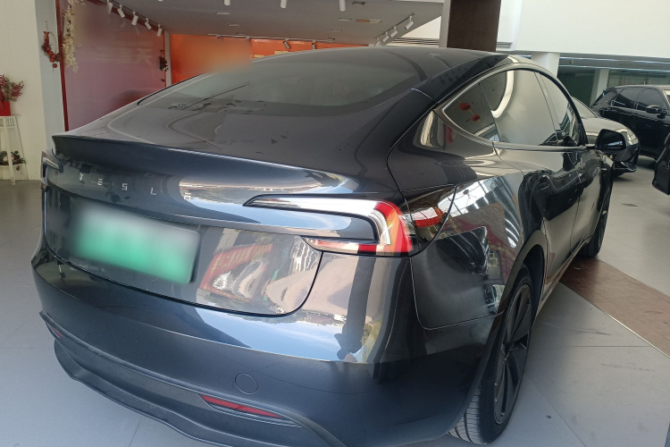 特斯拉 Model 3 2023款 后轮驱动版车身外观6005