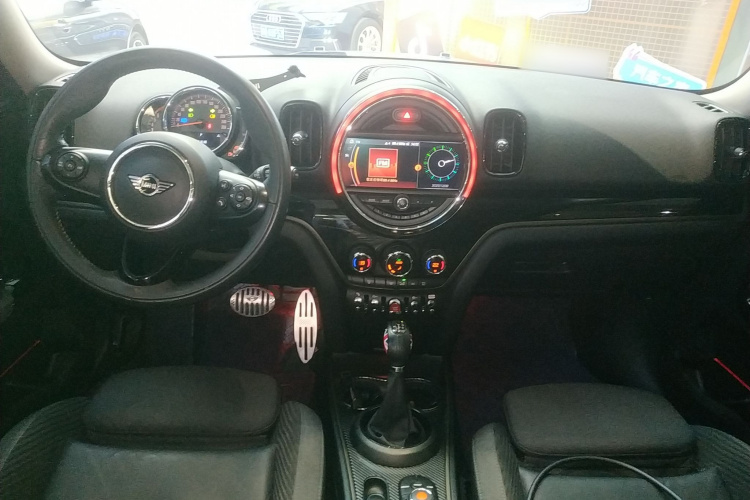 MINI Countryman 2019款 2.0T COOPER S ALL4 经典派中控内饰7002