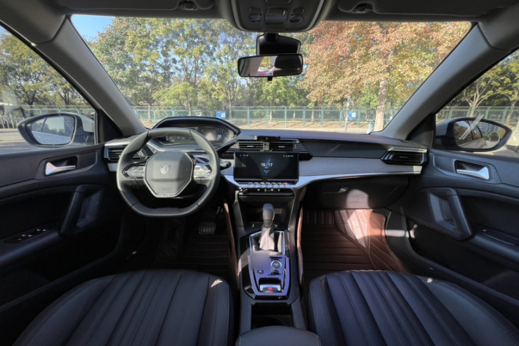 标致408 2024款 360THP 龘龘款 拉图版中控内饰7005