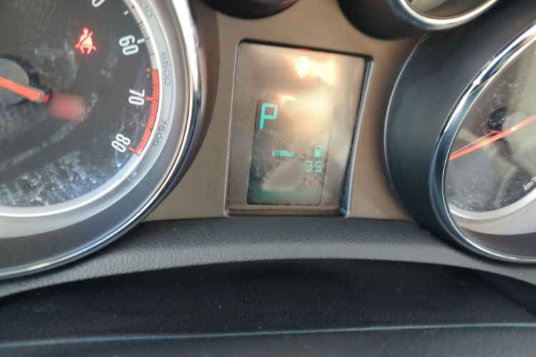 别克 昂科拉 2015款 1.4T 自动两驱都市精英型局部细节14