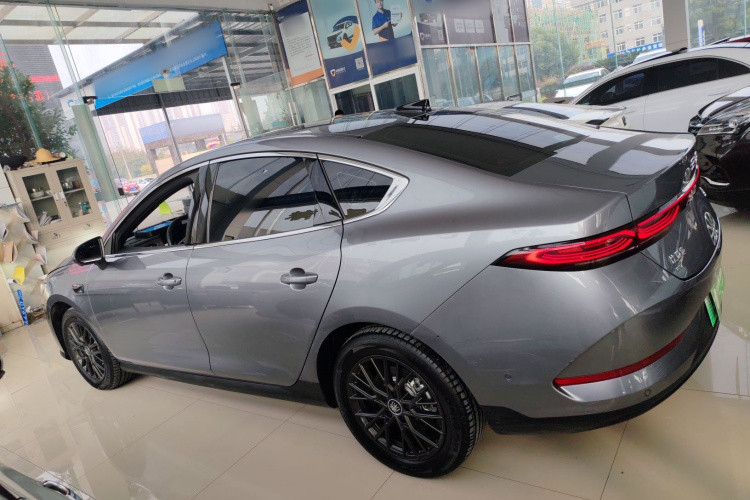 比亚迪 秦PLUS 2025款 EV 智驾版 510KM领先型车身外观4