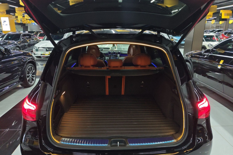 奔驰GLC 2024款 改款 GLC 300 L 4MATIC 动感型 5座机舱底盘23