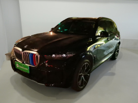 宝马X5 2023款 xDrive 30Li 尊享型M运动曜夜套装