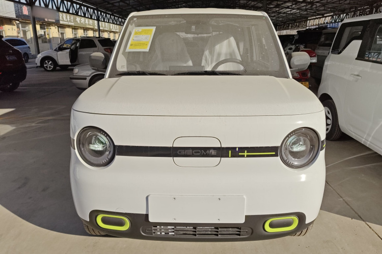 吉利银河 熊猫 2025款 210km 元气熊车身外观2