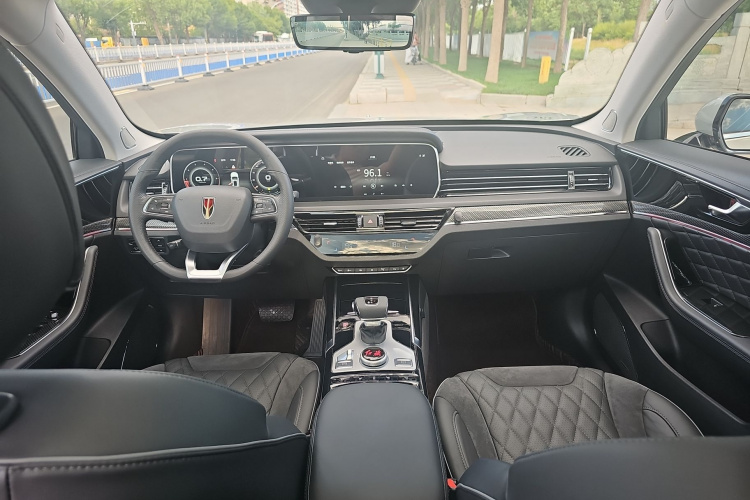 红旗HS5 2019款 2.0T 智联旗领四驱版中控内饰7007