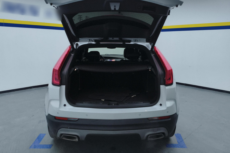 凯迪拉克XT4 2018款 28T 两驱领先型机舱底盘23