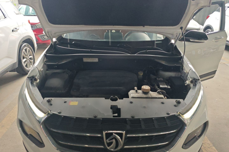 宝骏510 2017款 1.5L 自动豪华型机舱底盘24