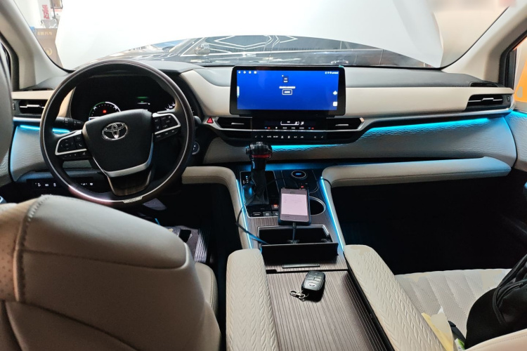 丰田 格瑞维亚 2023款 2.5L混动 舒适版中控内饰7002