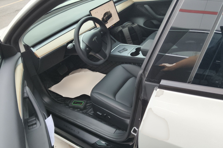 特斯拉 Model 3 2022款 后轮驱动版中控内饰20