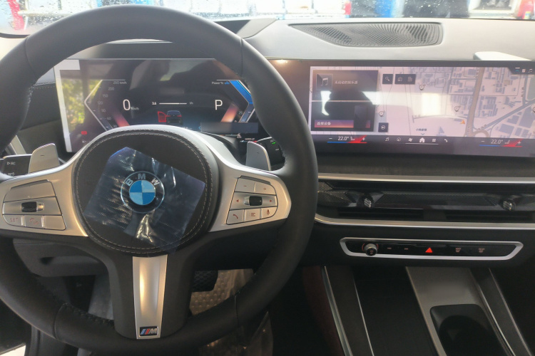 宝马X5 2025款 xDrive 30Li 尊享型M运动曜夜套装中控内饰12