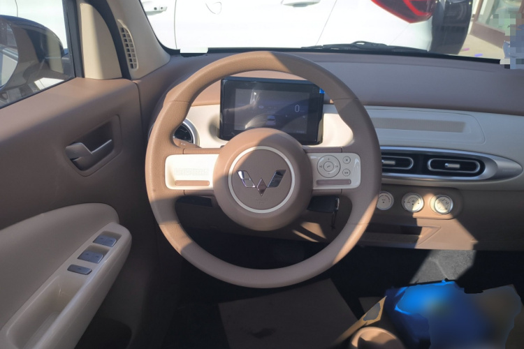 五菱汽车 宏光MINIEV 2025款 四门版 进阶款中控内饰13