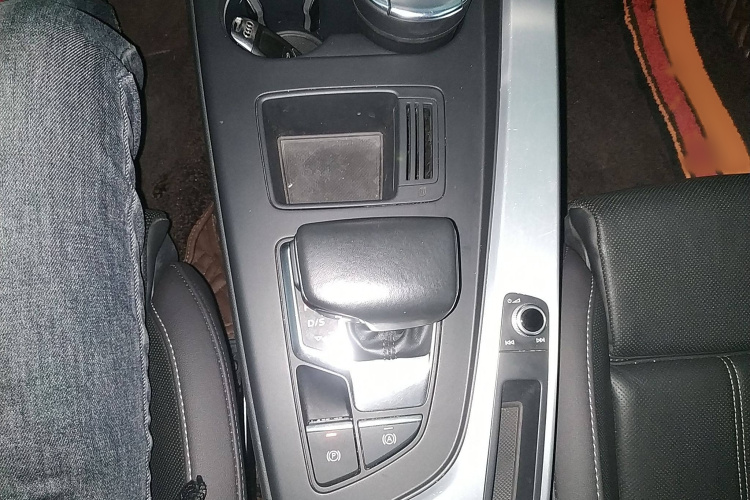 奥迪A4L 2022款 40 TFSI 时尚动感型局部细节18