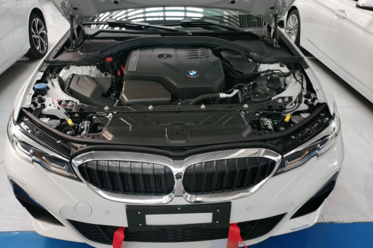 宝马3系 2021款 320Li M运动套装机舱底盘24