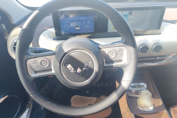 五菱汽车 五菱缤果 2023款 203km 舒享款中控内饰13