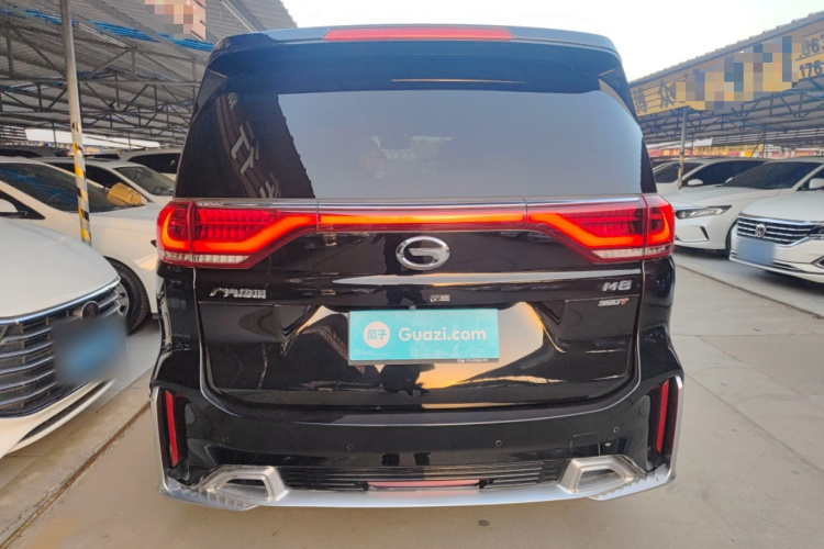 广汽传祺 传祺M8 2023款 领秀系列 390T 尊贵版车身外观6004