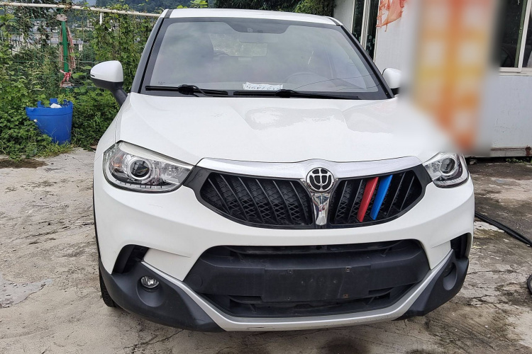 中华V3 2015款 1.5L 手动智能型车身外观6001