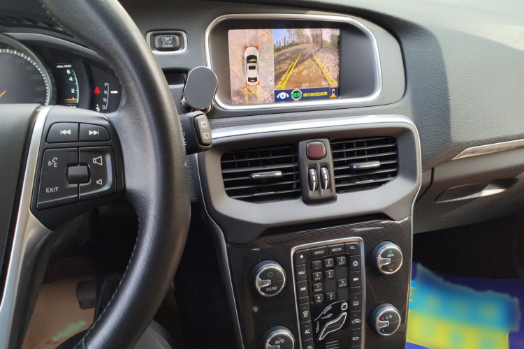 沃尔沃V40 2018款 T3 智逸版局部细节16