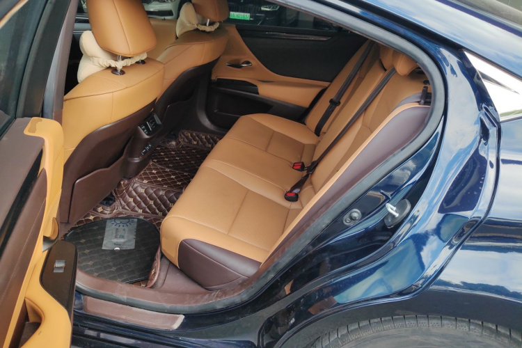 雷克萨斯ES 2020款 200 卓越版中控内饰21