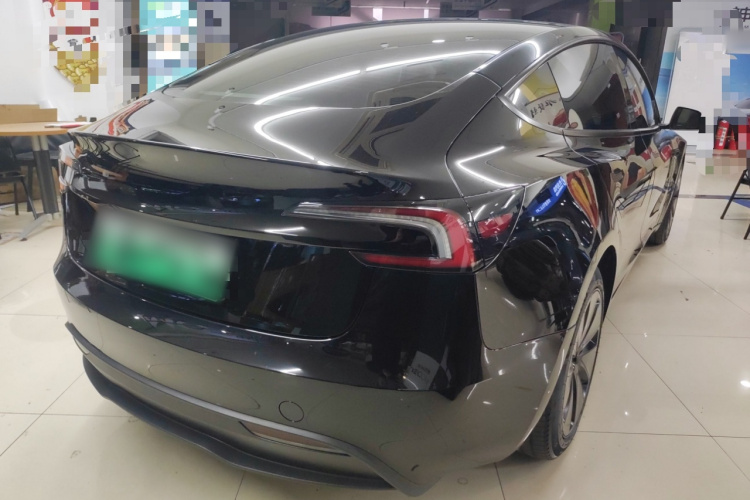 特斯拉 Model 3 2023款 后轮驱动版车身外观7