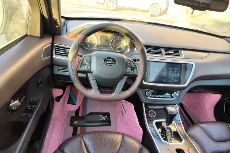 陆风X7 2015款 2.0T 全景尊贵版中控内饰13