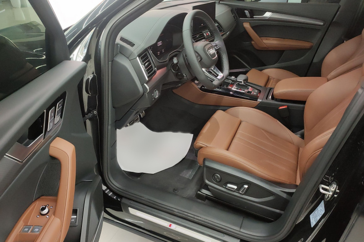 奥迪Q5L 2024款 45 TFSI 豪华动感型中控内饰7003