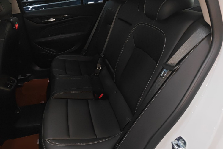 别克 君威 2024款 25T 超享版中控内饰7004