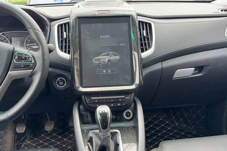 SWM斯威汽车 SWM斯威X7 2016款 1.5T 手动豪华型 7座中控内饰16