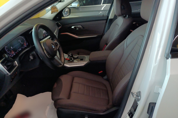 宝马3系 2020款 改款 325i M运动曜夜套装局部细节19